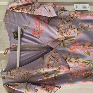 TAYLOR BRAND WOMEN'S LONG  LAVENDER SHORT SLEEVES LONG FANCY DRESS SIZE 10